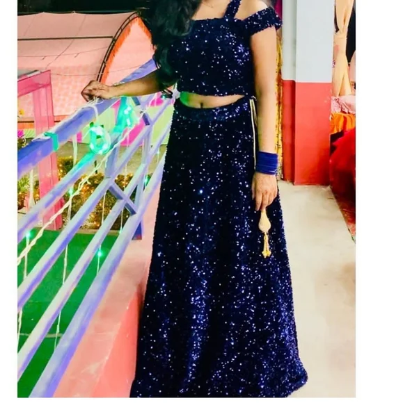 Free free free🤩 earring & maangtikka matching lehenga Used only onces - Picture 3 of 12